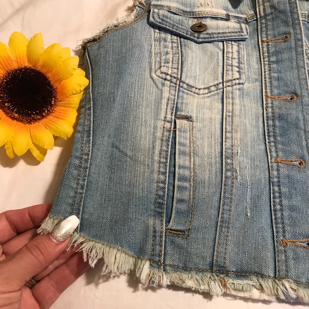 Beautiful Rue 21 Top - Picture 8 of 8